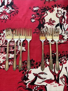 Set of 7 antique William Rogers forks